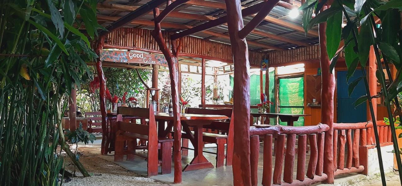 Jardin Entre Montanas Bed & Breakfast Bijagua Dış mekan fotoğraf