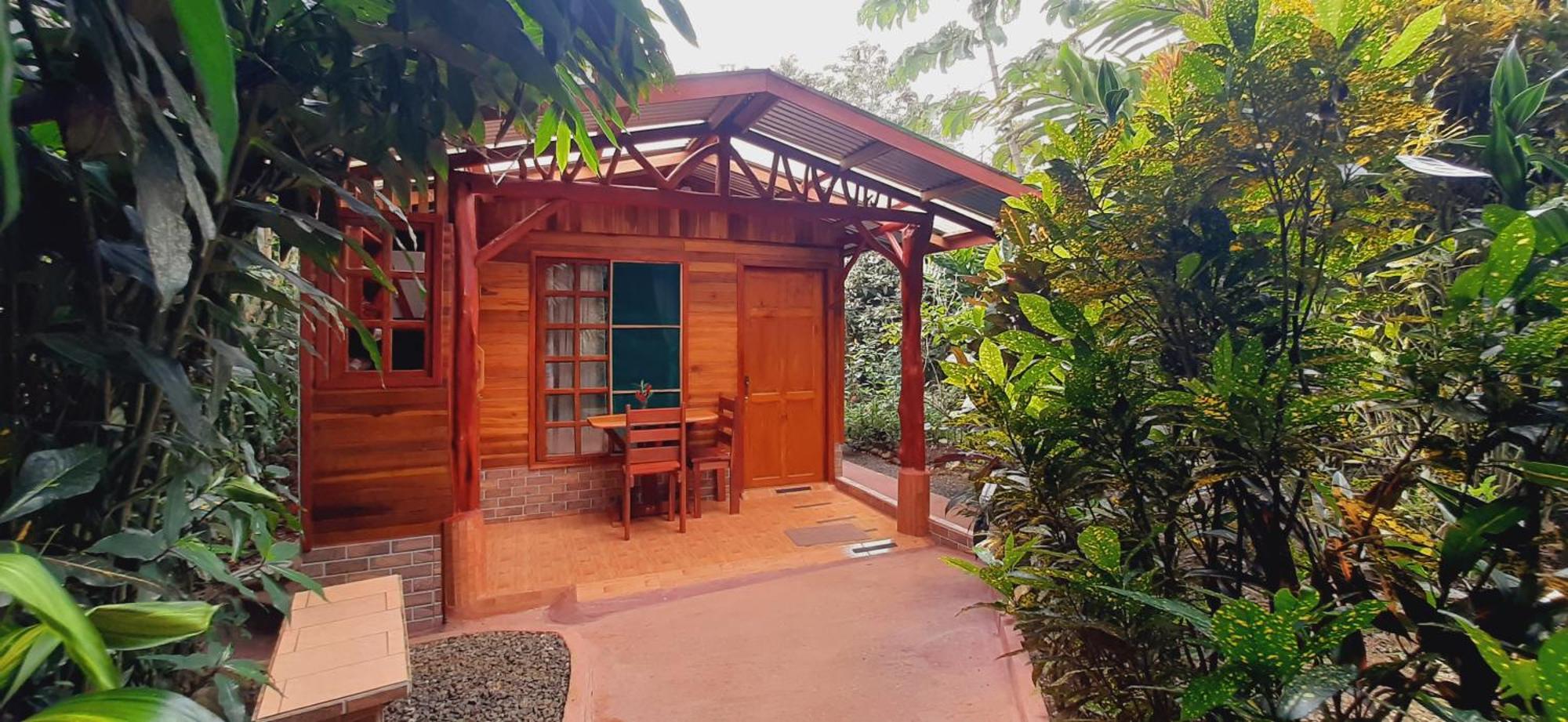 Jardin Entre Montanas Bed & Breakfast Bijagua Dış mekan fotoğraf